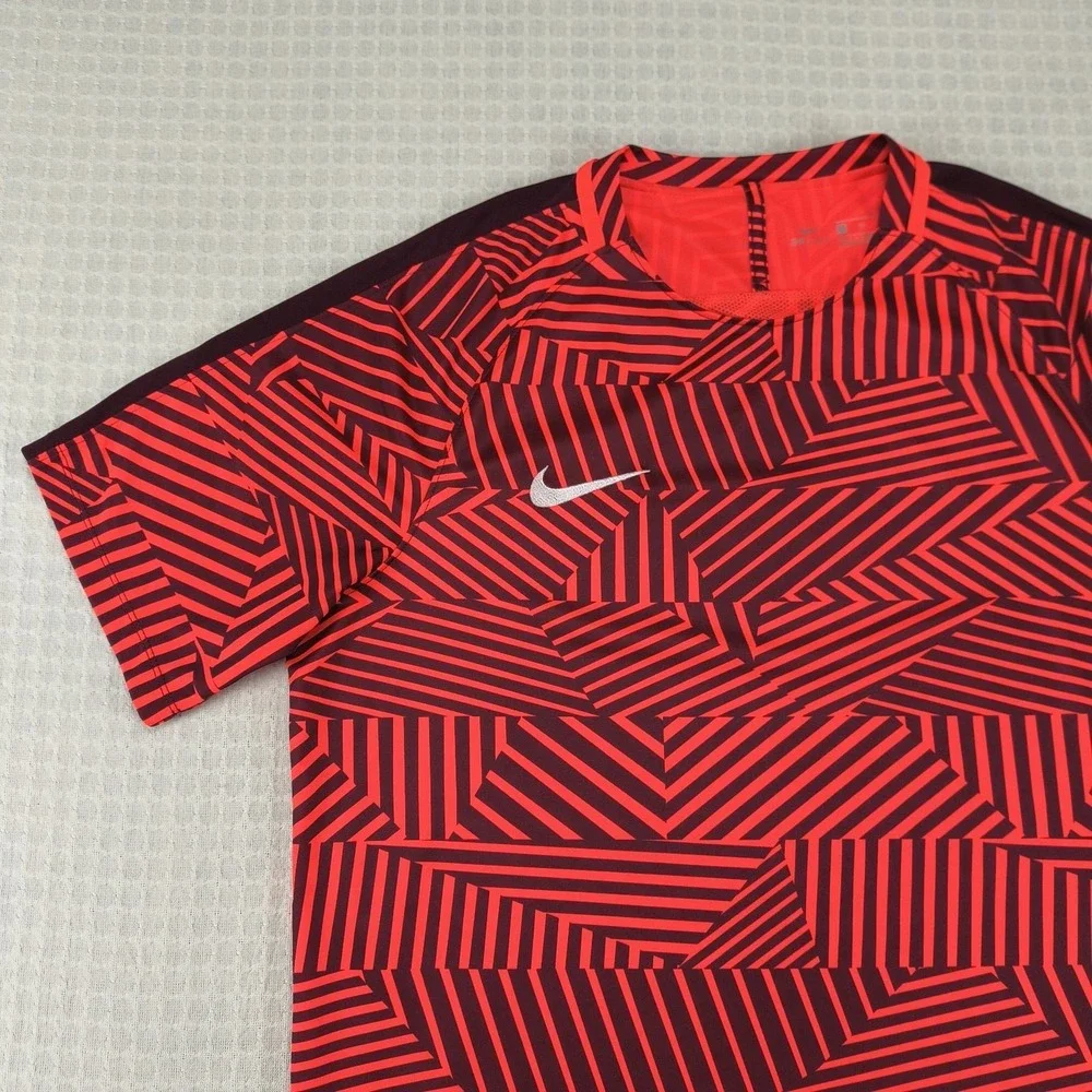 Nike Dri-FIT Strike Soccer Training Jersey Mens XL Red Black Geometric Stripe‎
